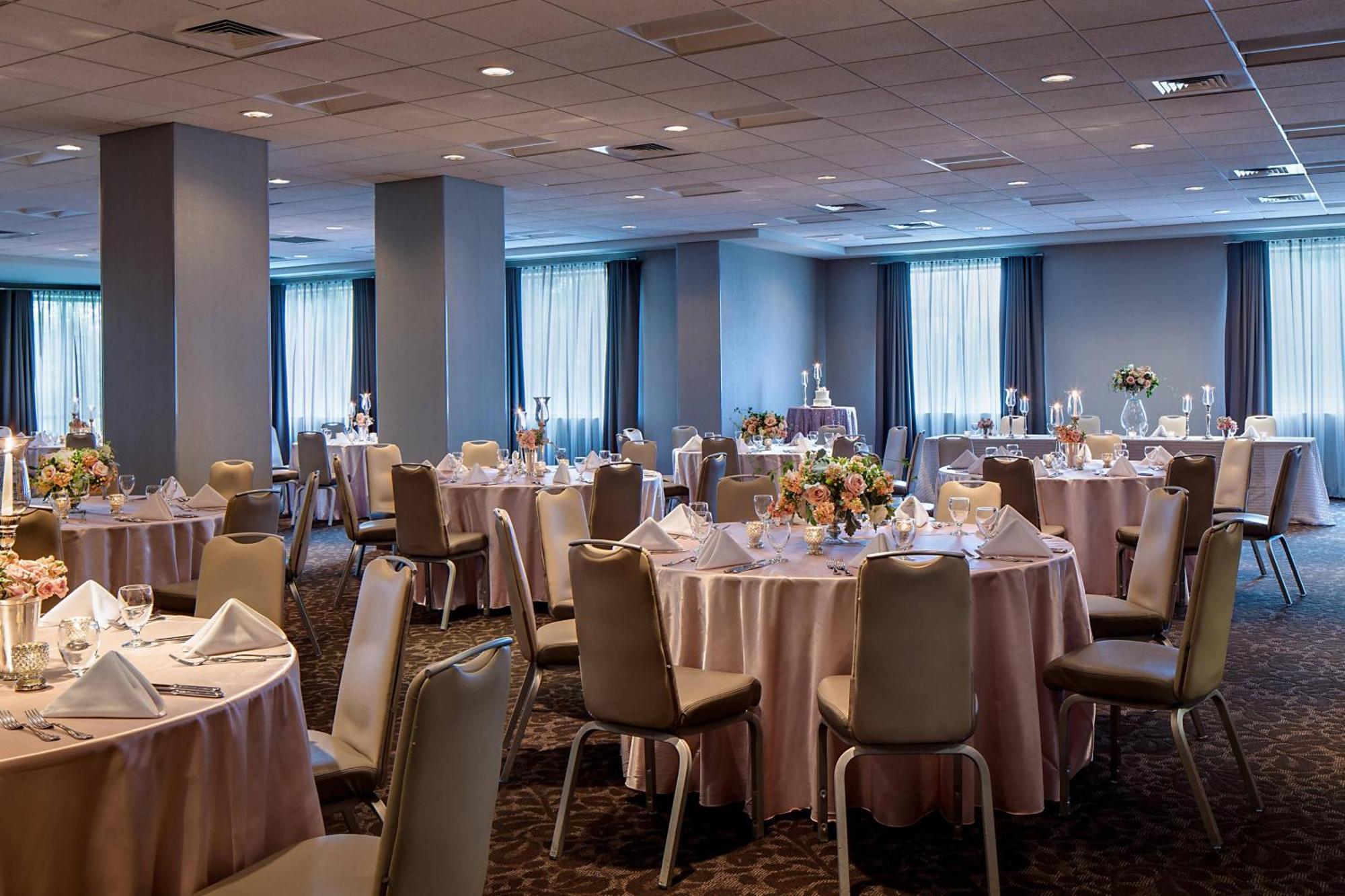 Courtyard Grand Rapids Downtown Hotel Екстериор снимка