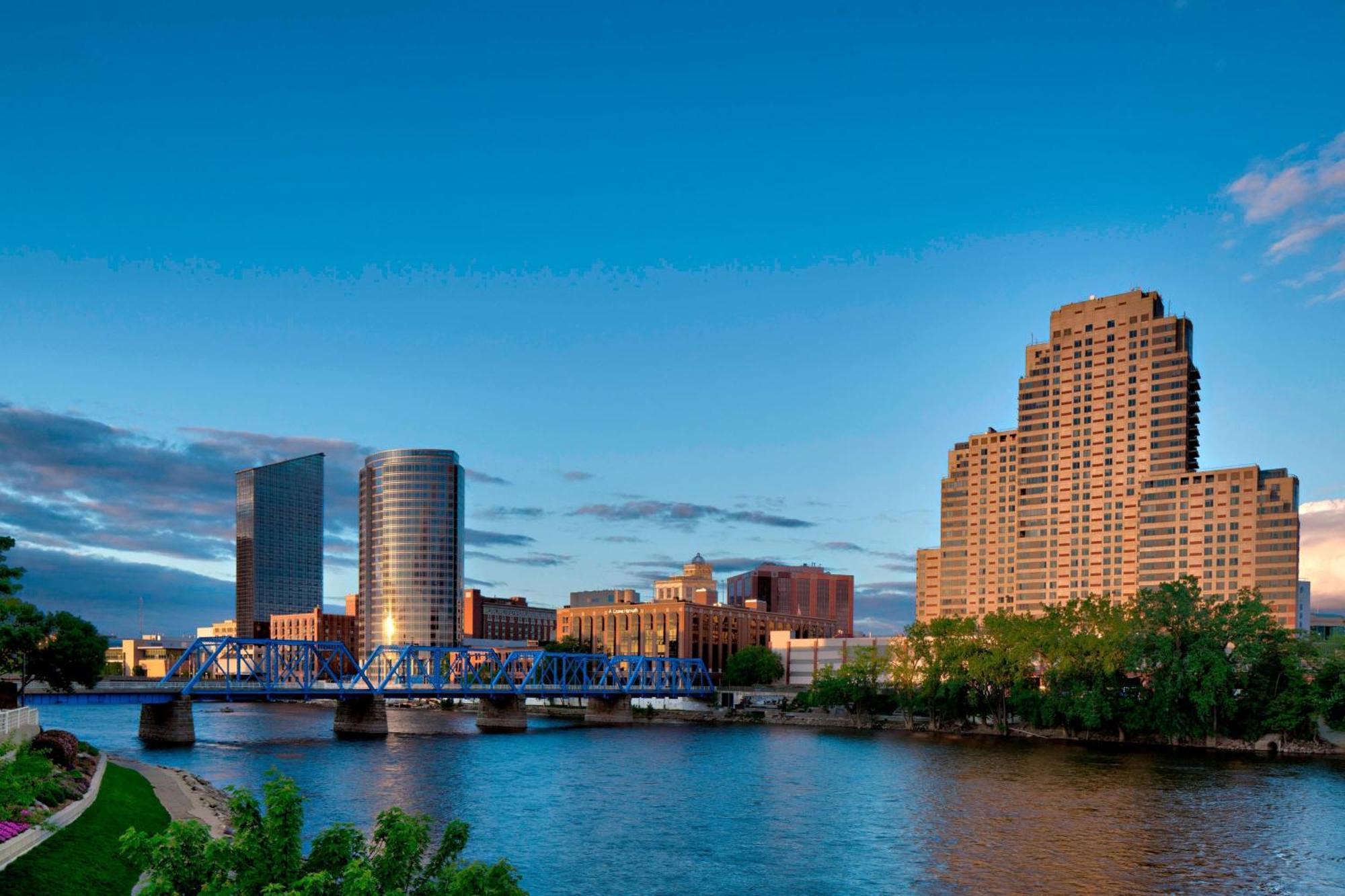 Courtyard Grand Rapids Downtown Hotel Екстериор снимка